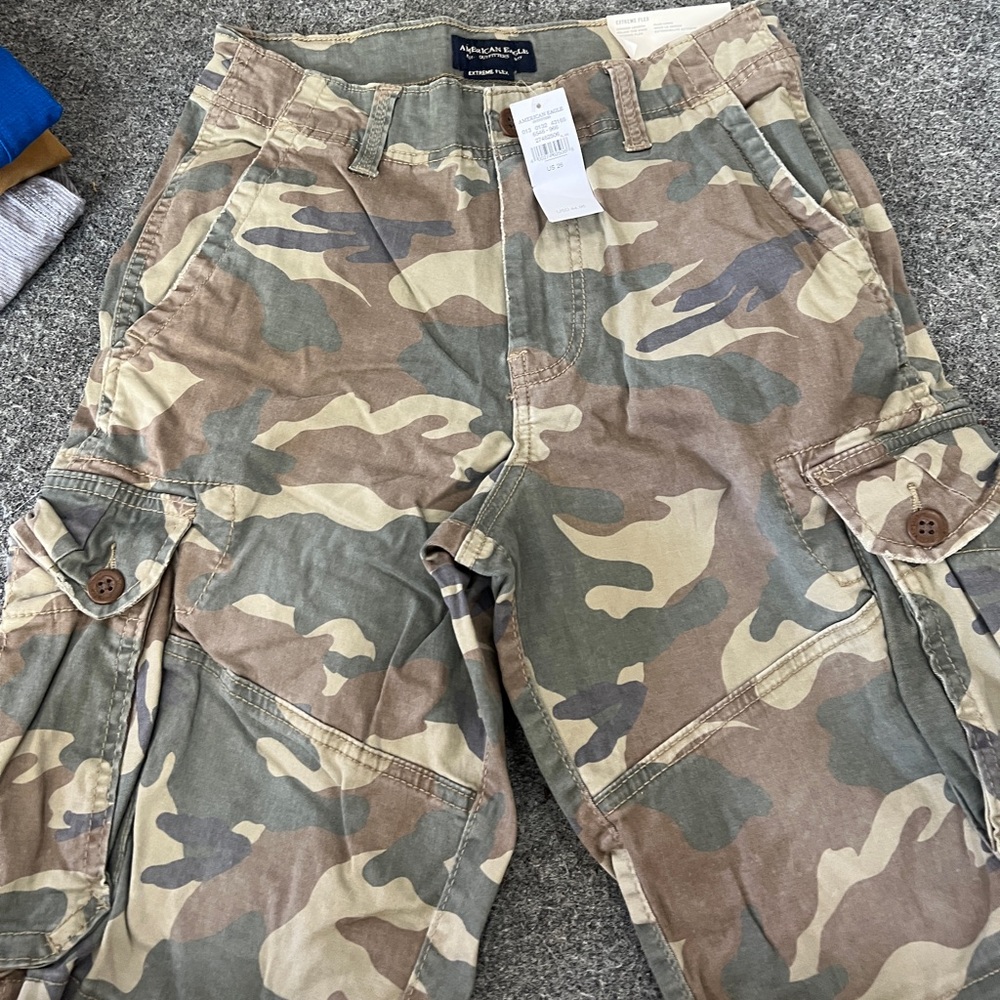 NWT American Eagle camo cargo shorts